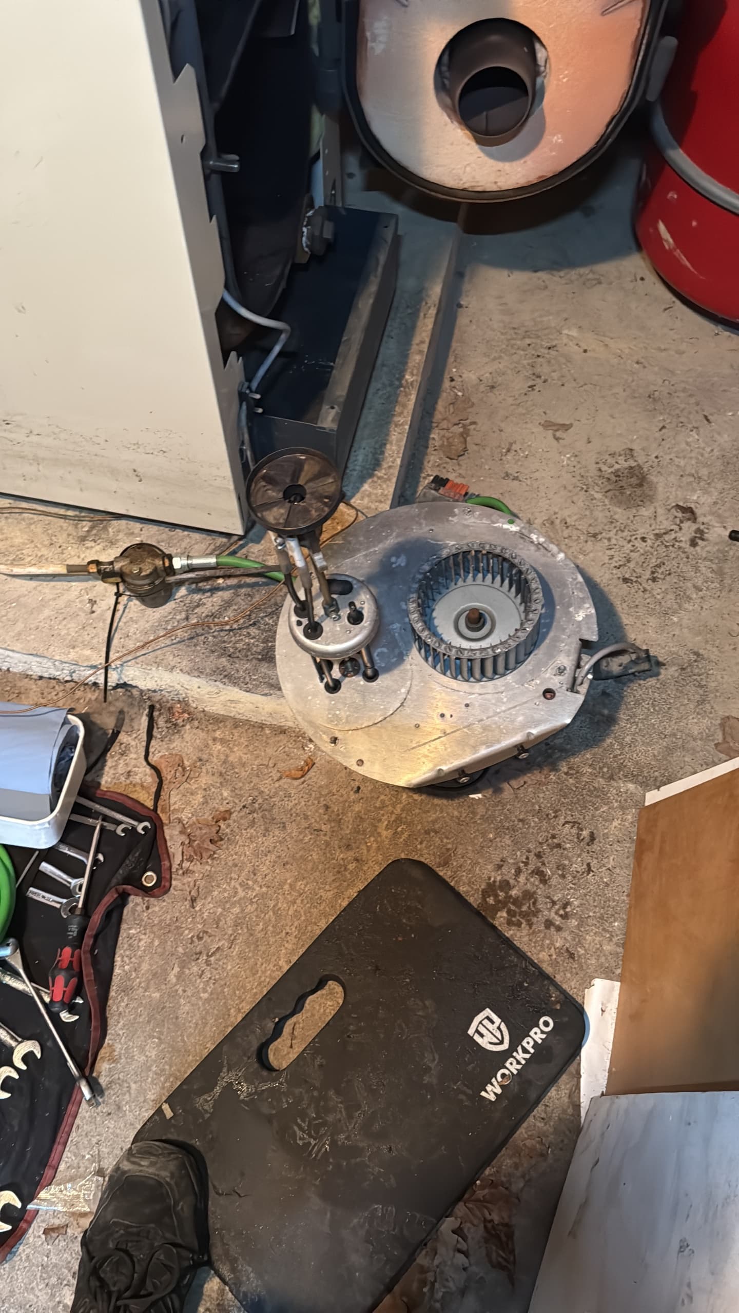 Expert Oil Leak Detection & Repair from JSD Plumbing & HeatingServices
