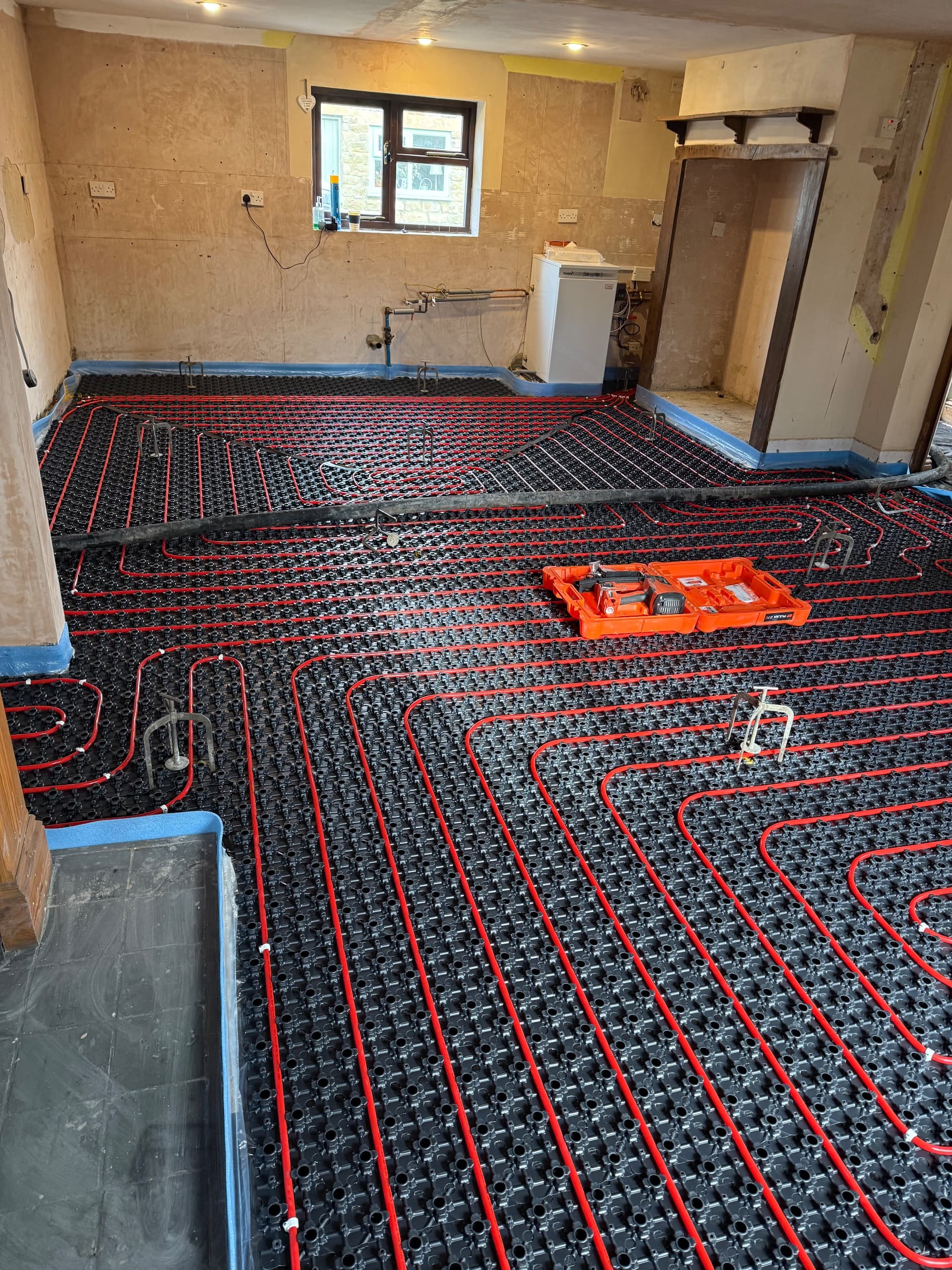 Underfloor Heating Installations, Handled from Start to Finish